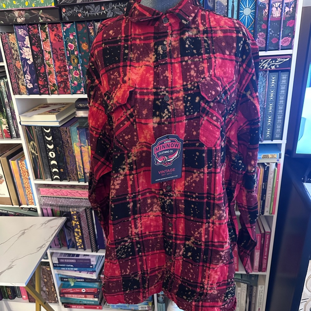 Plaid Graphic Women's Top - Red - Picture 2 of 6